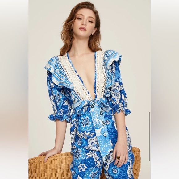 FARM Rio Full of Flowers Floral Jumpsuit Blue White Crochet Trim V Neck Boho - Picture 1 of 5